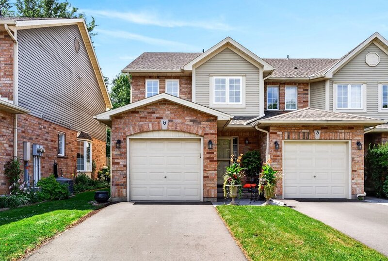Affordable Semi-Detached Home in sought-after Stoney Creek neighbourhood!